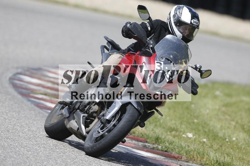 Archiv-2025/09 22.04.2025 Cornu Master School ADR/gruen-vert/33